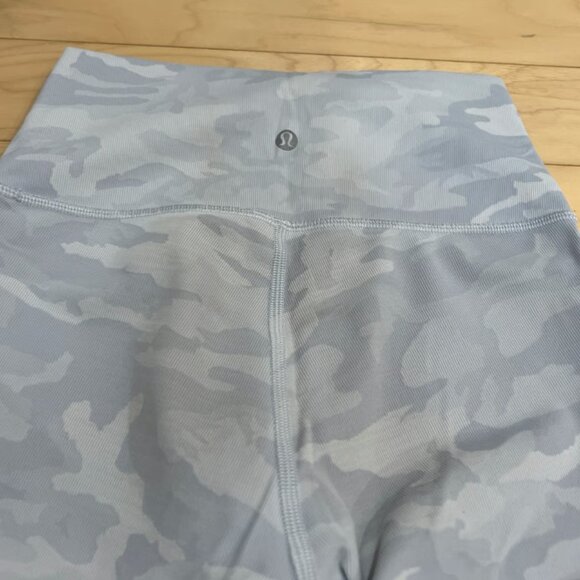 Lululemon women’s wunder under workout leggings - Picture 6 of 8